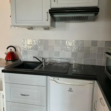 Apple & Cherry Tree Cottages Honfleur